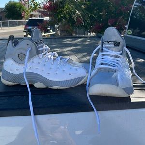 Jordon 819175-103 white and gray like new